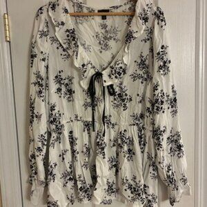 Torrid Women's White w Black Floral Long sleeve Ruffle Romantic Top Sz 2x, 18/20